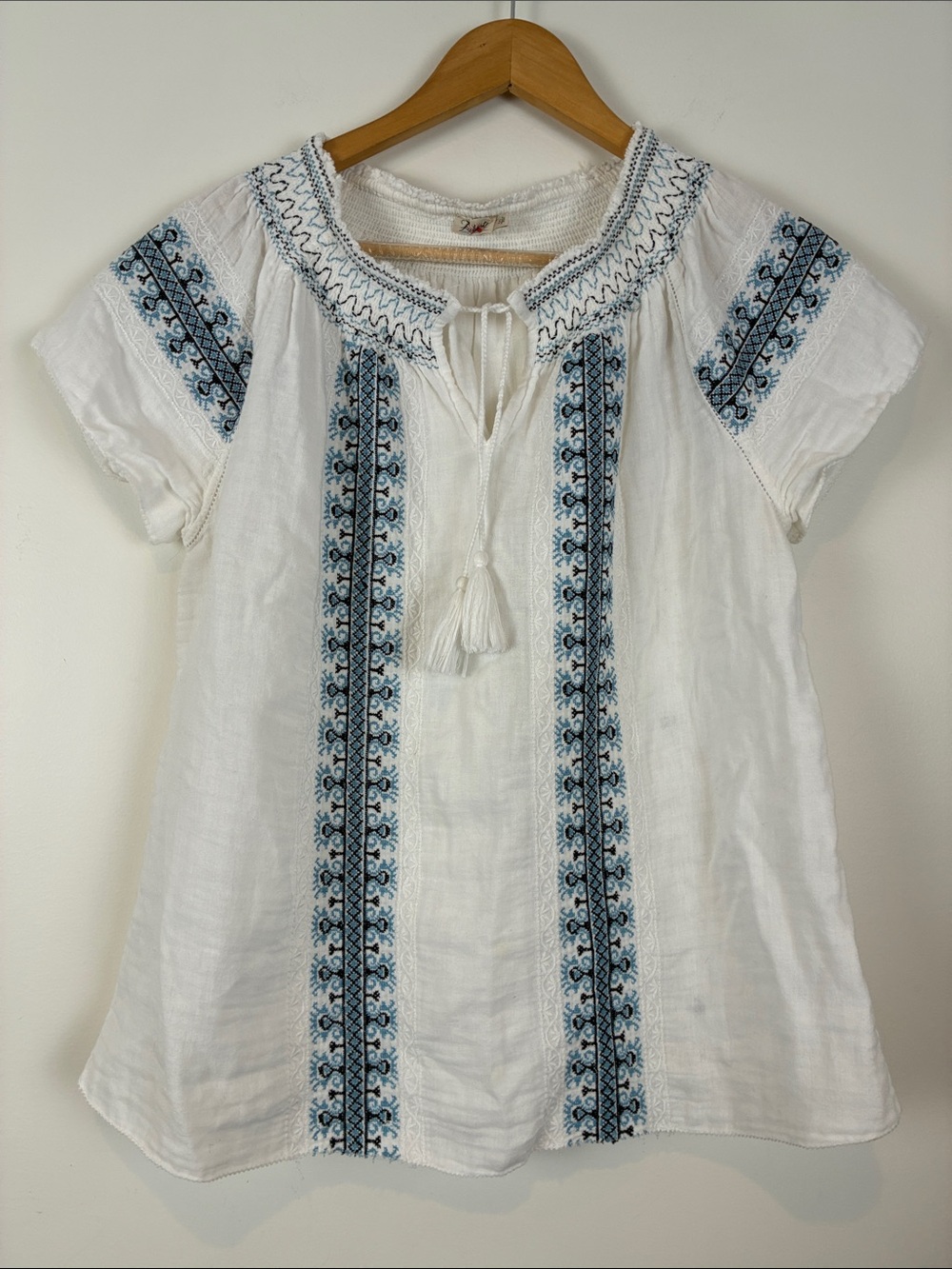 Faherty Liana Embroidered Peasant Top Womens Small White Blue Detail 100% Cotton